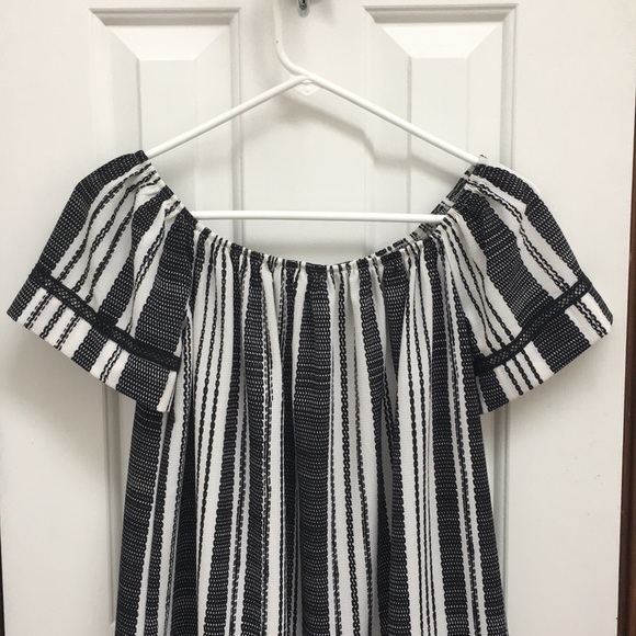 Striped dress - Picture 2 of 4